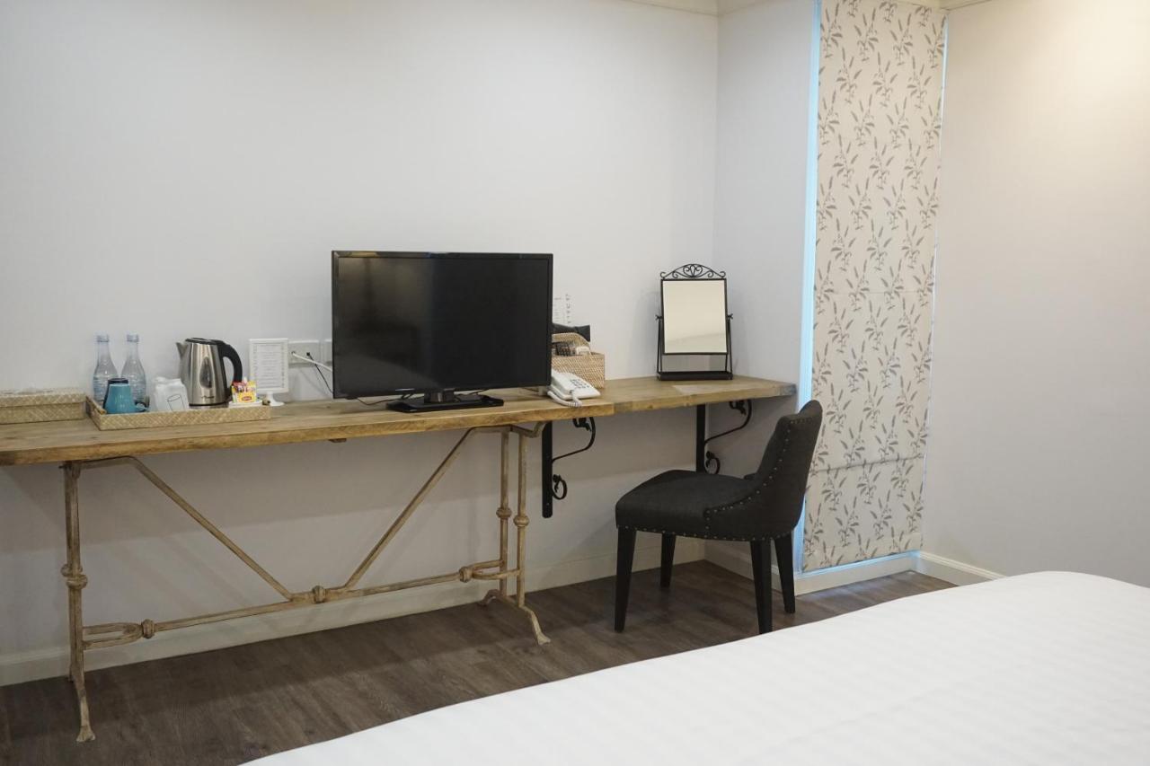 Marquise Boutique Hotel Rayong Bagian luar foto